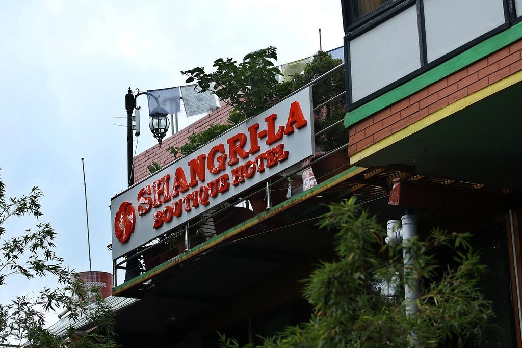 Shangrila Boutique Hotel Катманду Екстериор снимка
