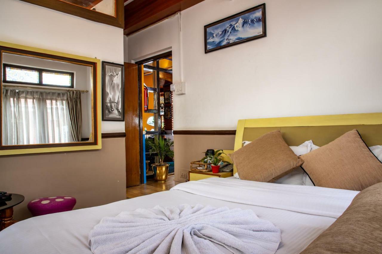 Shangrila Boutique Hotel Катманду Екстериор снимка
