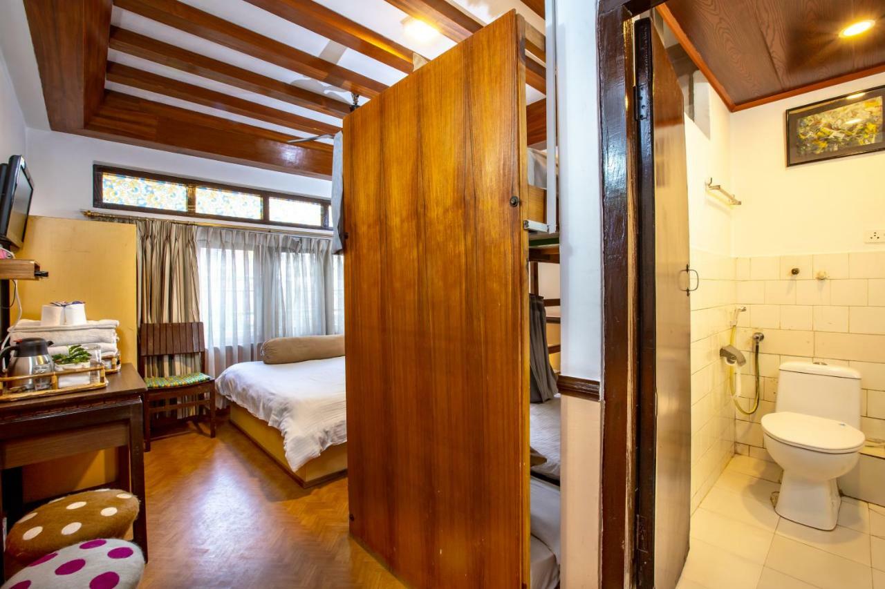 Shangrila Boutique Hotel Катманду Екстериор снимка