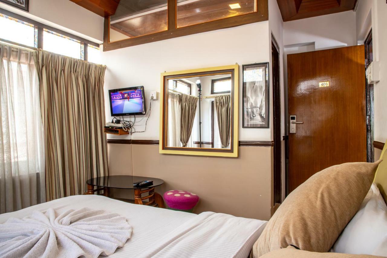 Shangrila Boutique Hotel Катманду Екстериор снимка