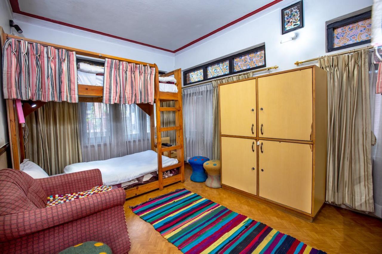 Shangrila Boutique Hotel Катманду Екстериор снимка