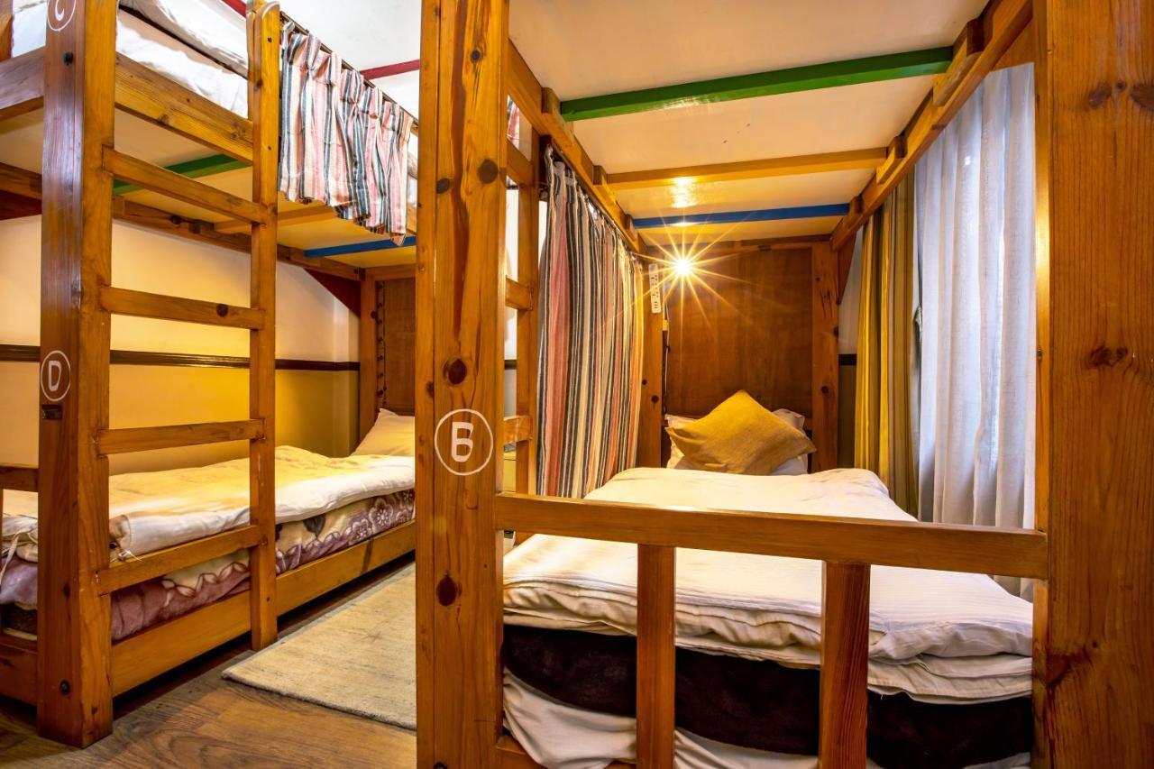 Shangrila Boutique Hotel Катманду Екстериор снимка